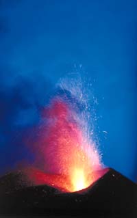 Вулканы нередко выбрасывают из жерл раскалённые камни